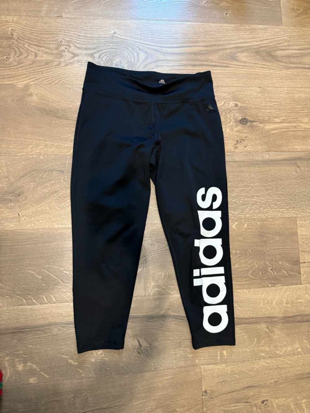 Women’s Adidas crop leggings
